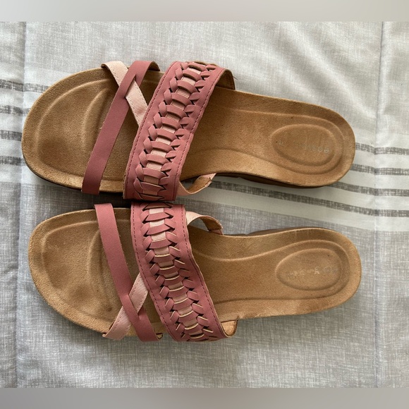 Easy Spirit Pink Woven Sandals - Picture 1 of 3